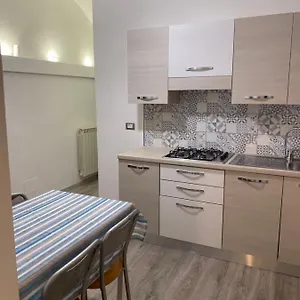 https://flower-hill-holiday-house.hotelitalianriviera.com