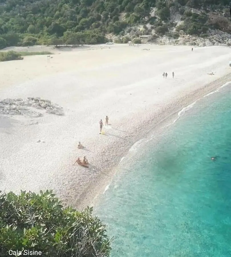 Villa Sa Dommu 'e su coro Triei 0*,