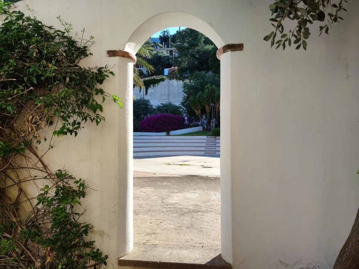 Villa Sa Dommu 'e su coro Triei 0*,  Italia