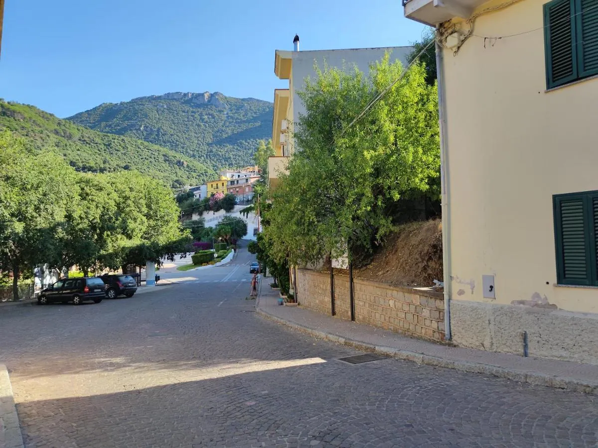 Villa Sa Dommu 'e su coro Triei 0*,