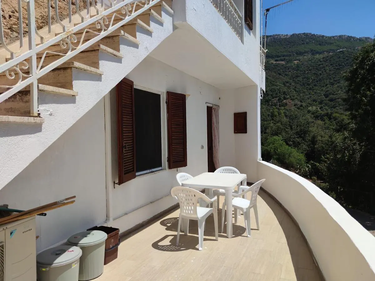 Villa Sa Dommu 'e su coro Triei 0*,  Italia
