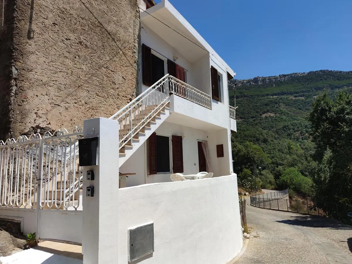 Villa Sa Dommu 'e su coro Triei 0*,  Italia